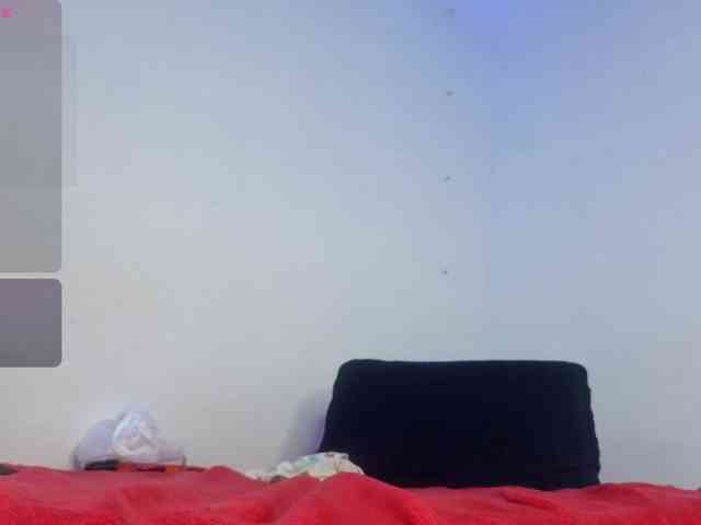 Kloe-Lopez webcam