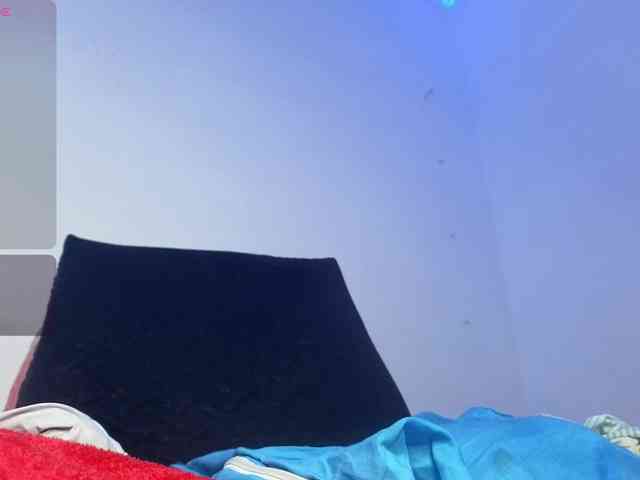 Kloe-Lopez webcam