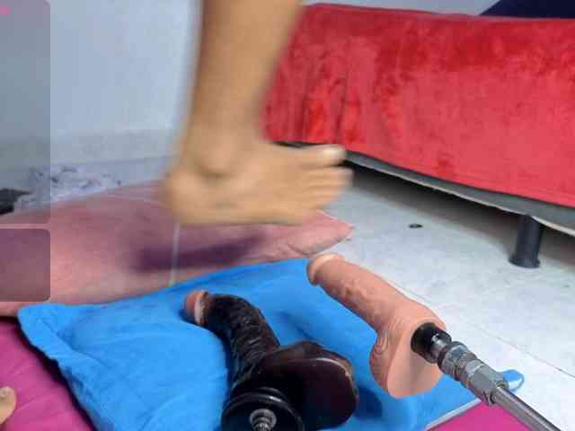 Kloe-Lopez webcam