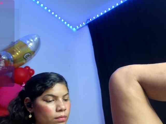 Kloe-Lopez webcam