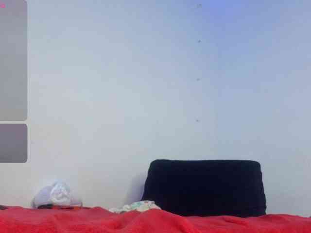 Kloe-Lopez webcam