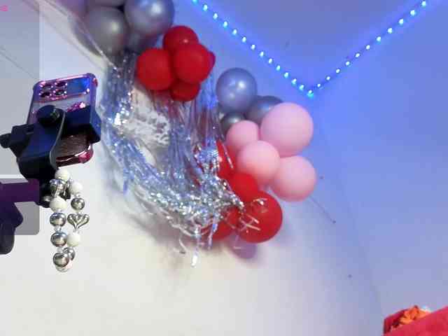 Kloe-Lopez webcam