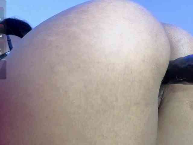 Kloe-Lopez webcam