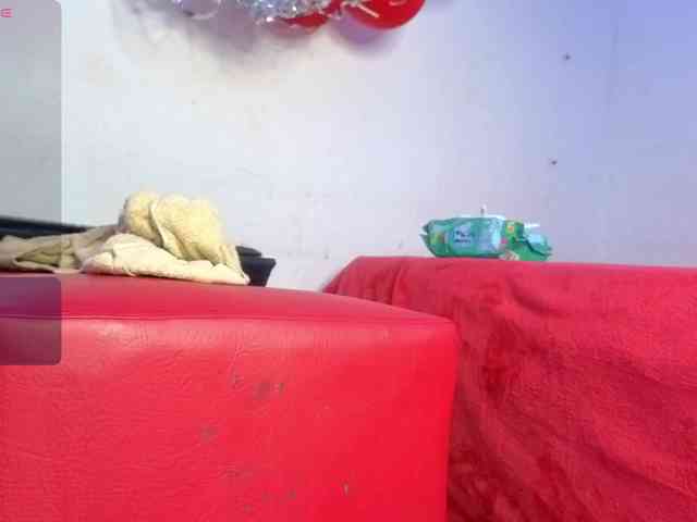 Kloe-Lopez webcam
