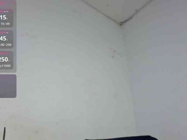 Kloe-Lopez webcam