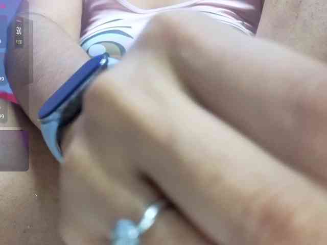Kloe-Lopez webcam