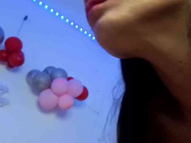 Kloe-Lopez webcam