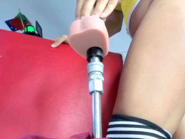 Kloe-Lopez webcam