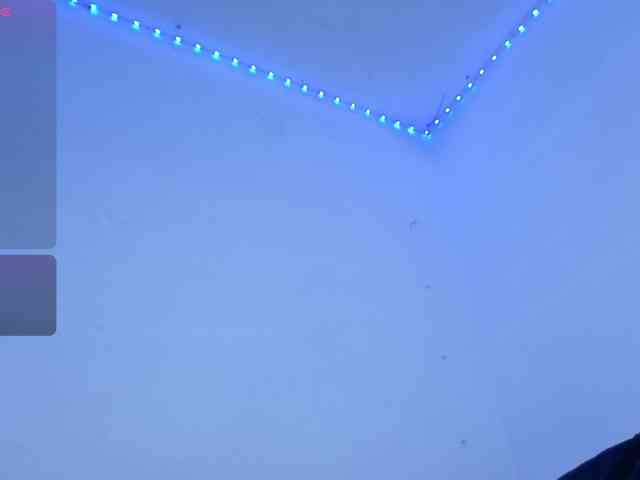 Kloe-Lopez webcam