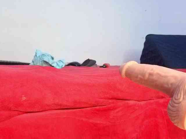 Kloe-Lopez webcam