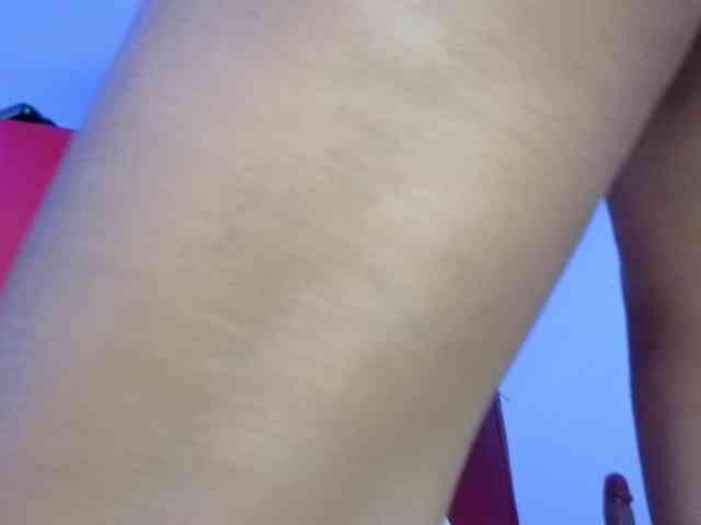 Kloe-Lopez webcam