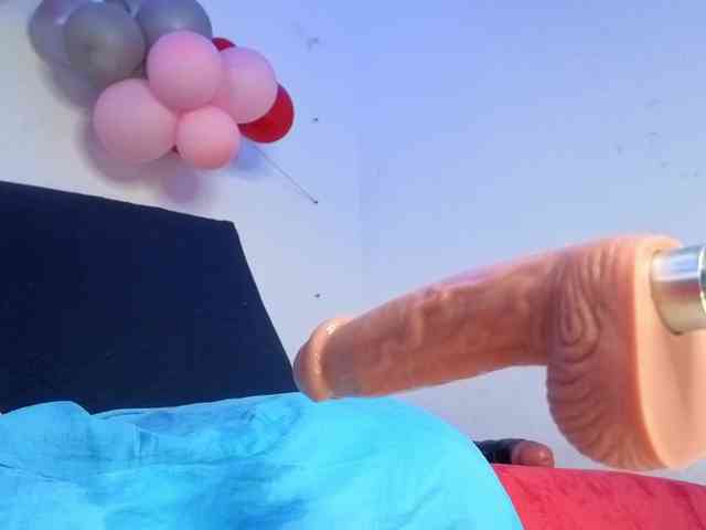 Kloe-Lopez webcam