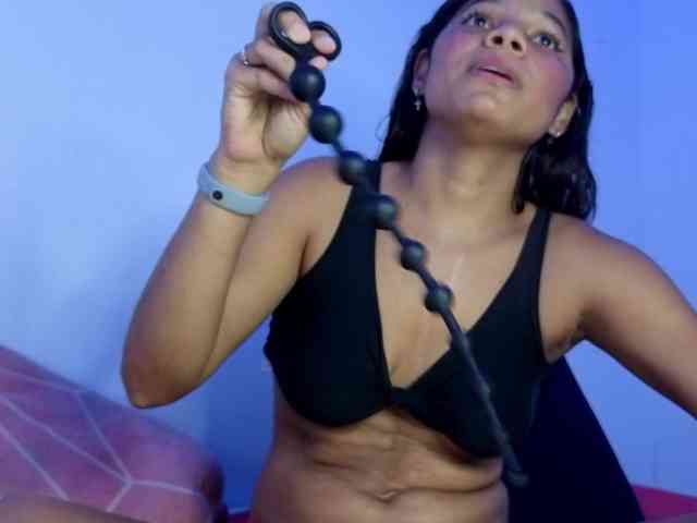 Kloe-Lopez webcam