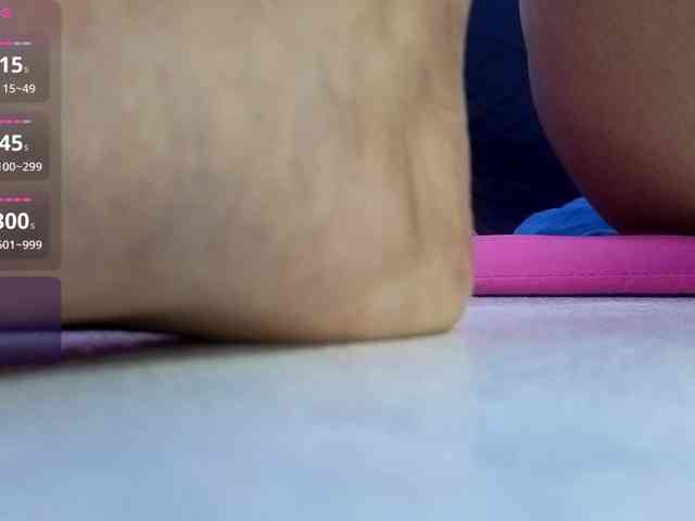 Kloe-Lopez webcam