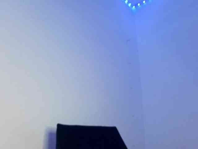 Kloe-Lopez webcam