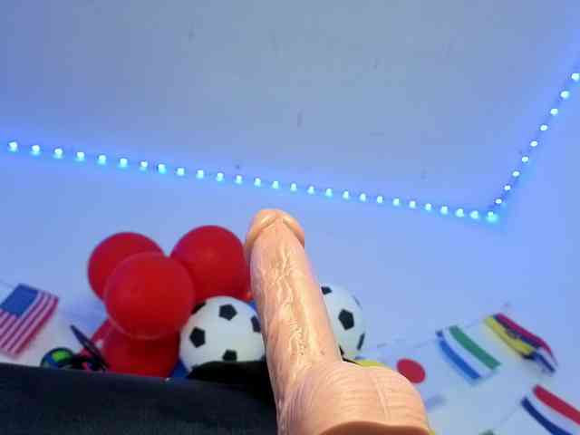 Kloe-Lopez webcam