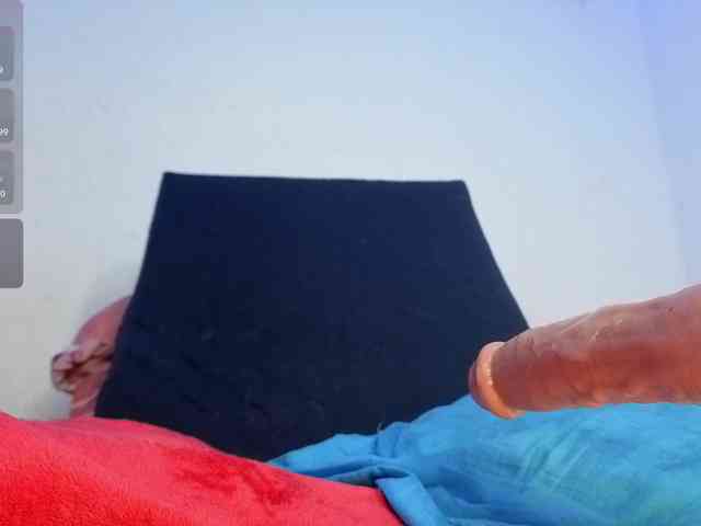 Kloe-Lopez webcam