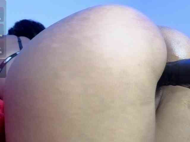 Kloe-Lopez webcam