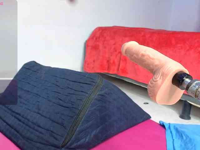 Kloe-Lopez webcam