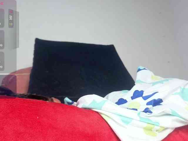 Kloe-Lopez webcam
