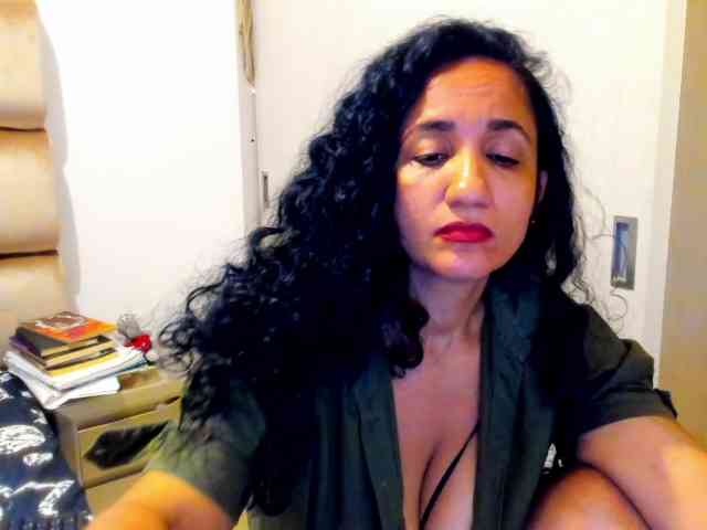 AlaskaMiller Live Webcam on BongaCams