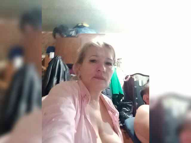 Andrei2409199's cam show statistics and live stream