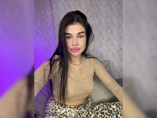 suchka-black- live cam preview