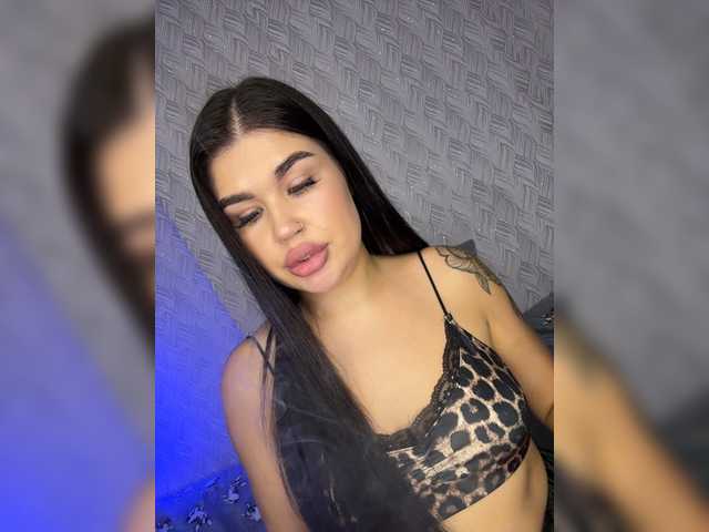 suchka-black- live webcam show