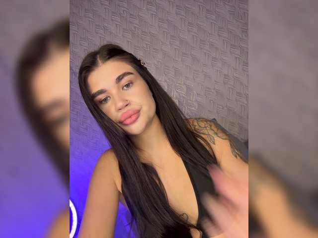 suchka-black- live webcam show