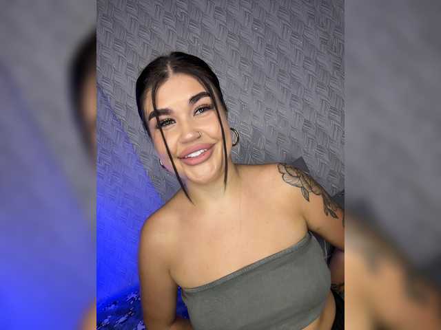 suchka-black- cam belle