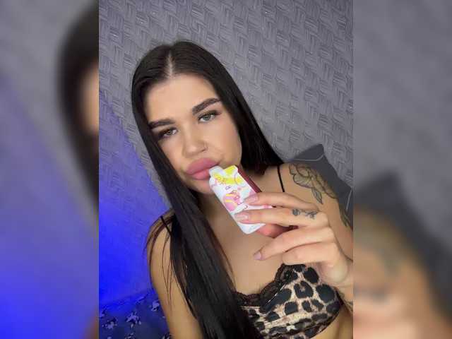 suchka-black- live webcam show