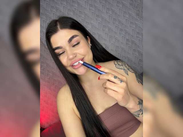 suchka-black- live sex show
