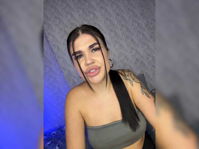 suchka-black- live sex show