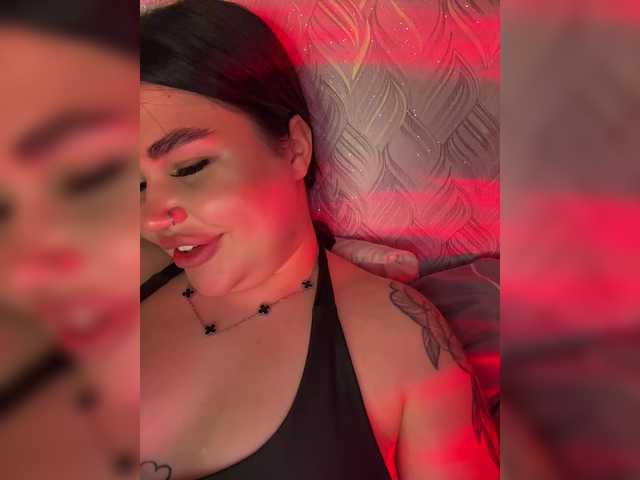  suchka-black- chat room