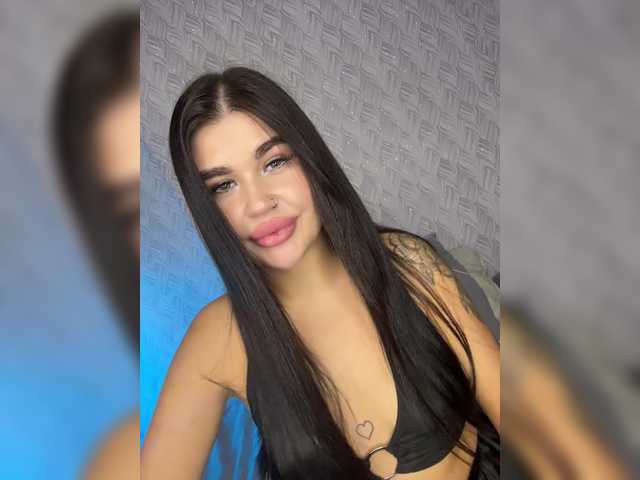 suchka-black- live webcam show