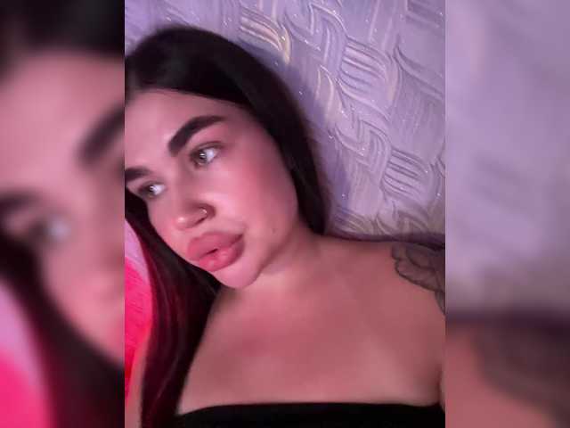 suchka-black- cam belle