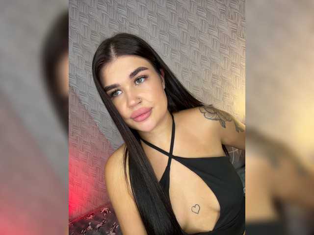 suchka-black- cam belle