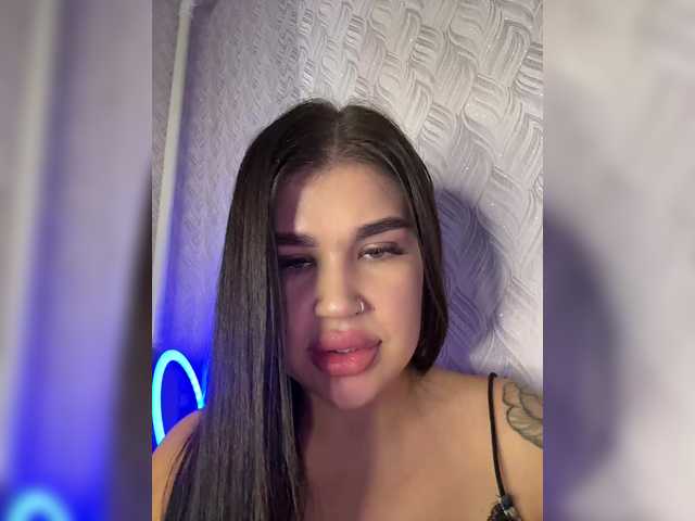 suchka-black- live webcam show