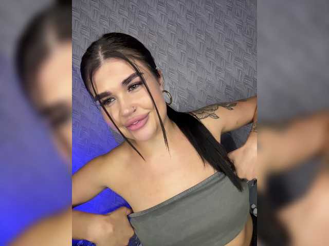 suchka-black- cam belle