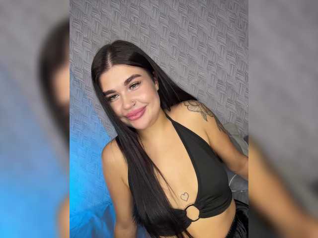 suchka-black- live webcam show