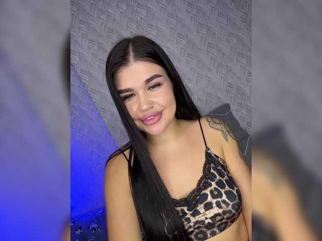 suchka-black- live webcam show