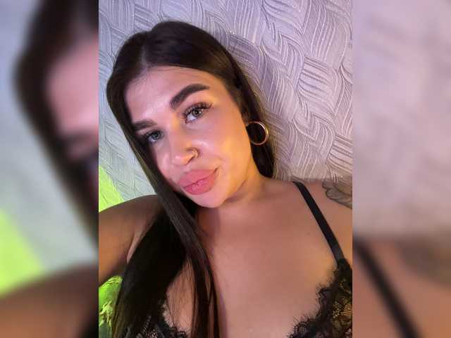 suchka-black- live webcam show