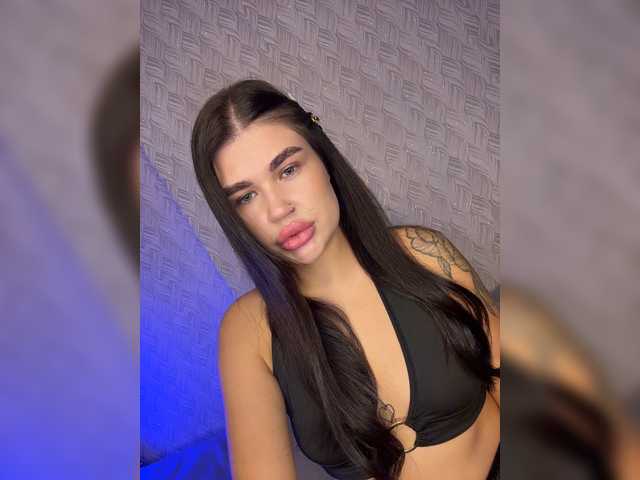 suchka-black- live webcam show