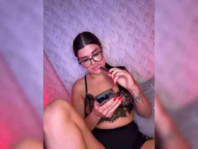 suchka-black- webcam