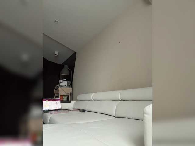 RoxyDoll's BongaCams show and profile