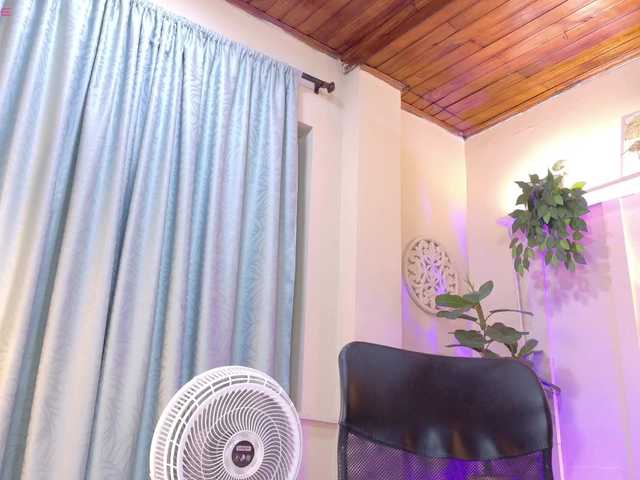 chloe-rosse live cam on BongaCams