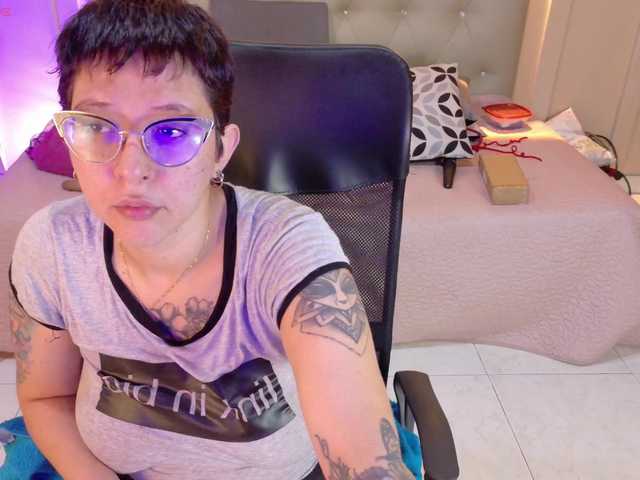 chloe-rosse live cam on BongaCams