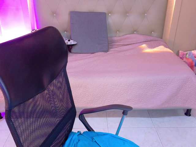 chloe-rosse's BongaCams show and profile