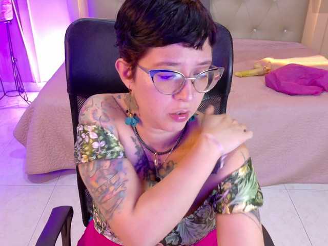 chloe-rosse live cam on BongaCams