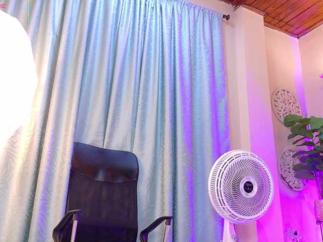 chloe-rosse live cam on BongaCams